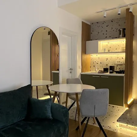 Red Riding Hood Apartman